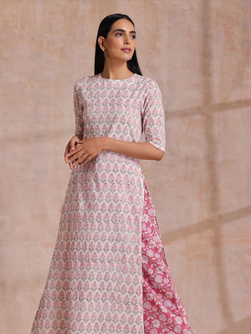 trueBrowns Pink Green Floral On White Block Print Cotton Slit Kurta Pant Set | Relove