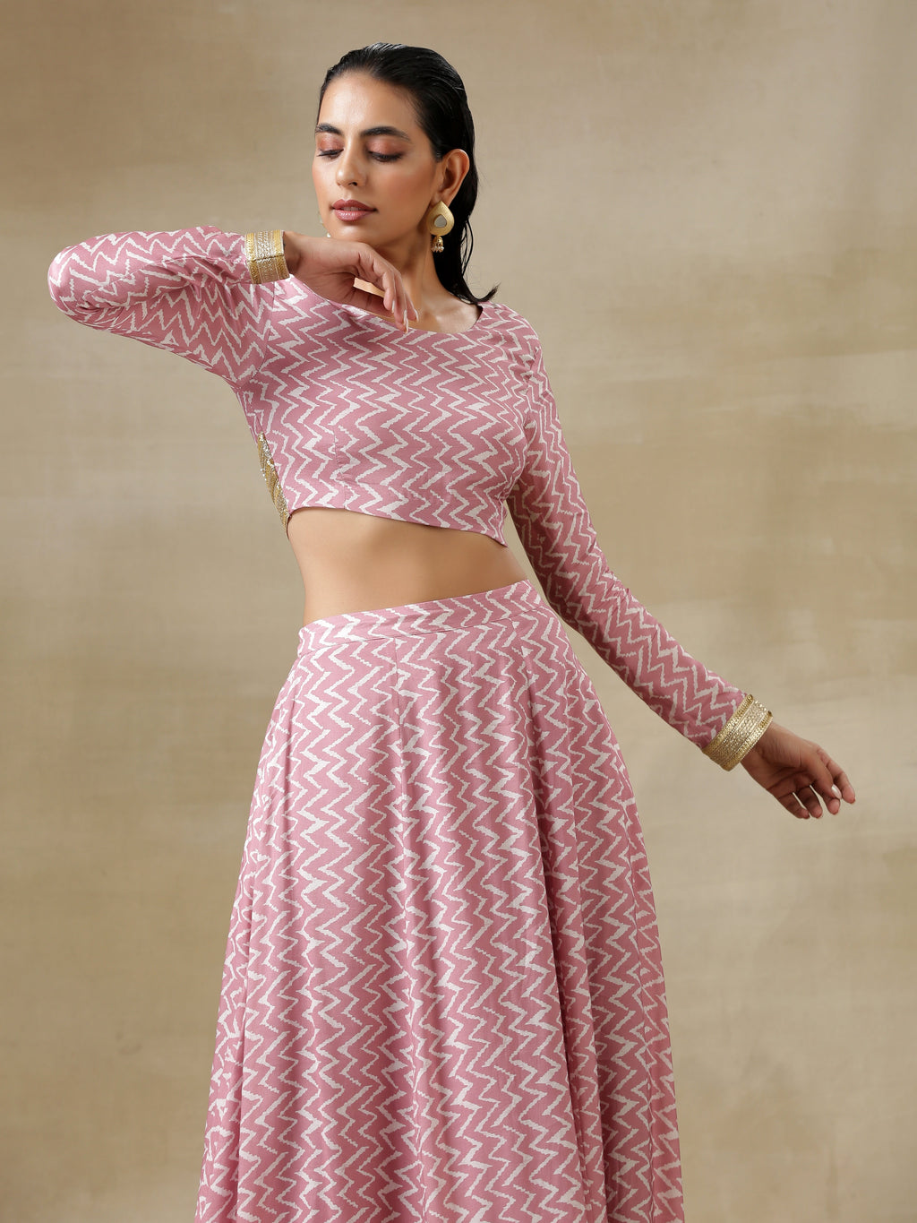 trueBrowns Light Mauve Bandhani Printed Silk Top Skirt Set