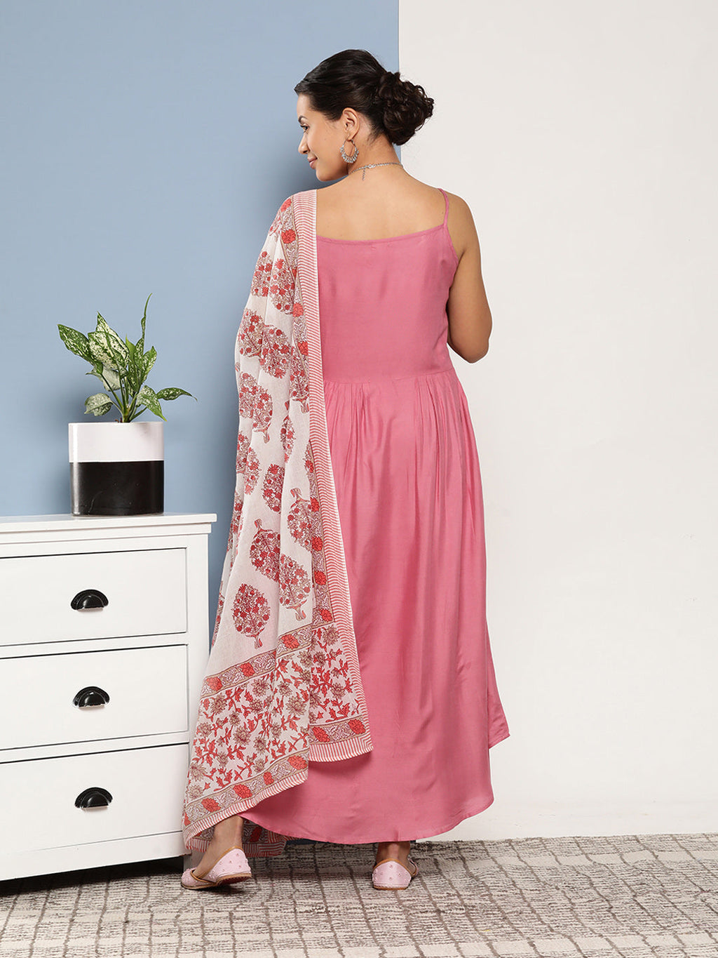 InWeave Women's Light Pink Ray Strappy Set With Red Big Floral Cotton Dupatta