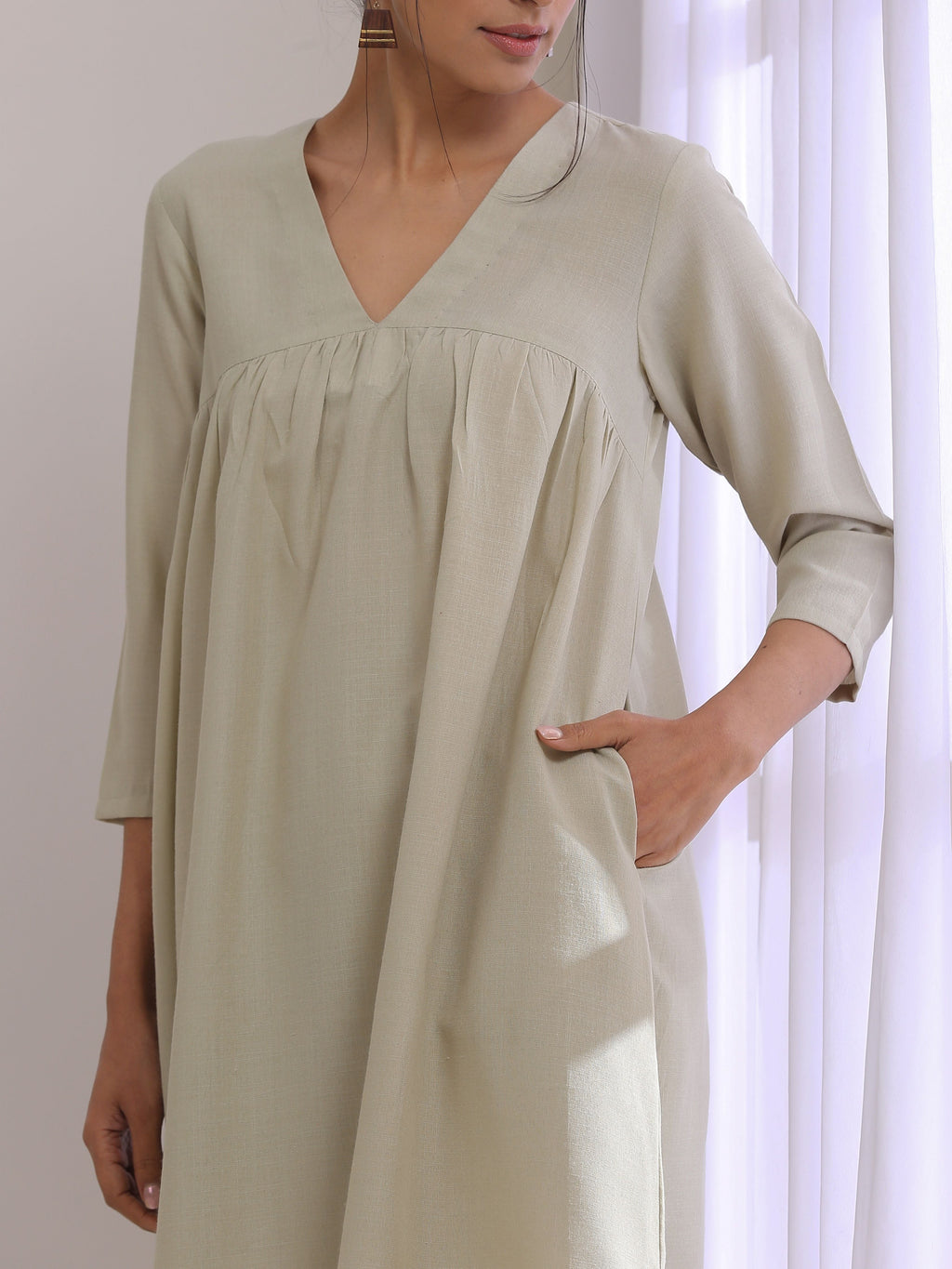 trueBrowns Light Grey Slub Gathered Kurta Pant Set