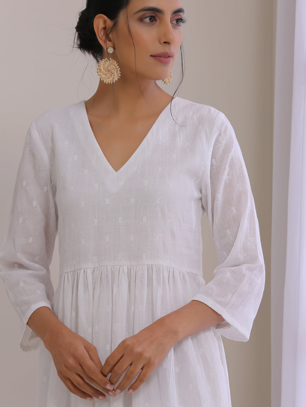 trueBrowns White Dobby High Slit Gathered Kurta Set