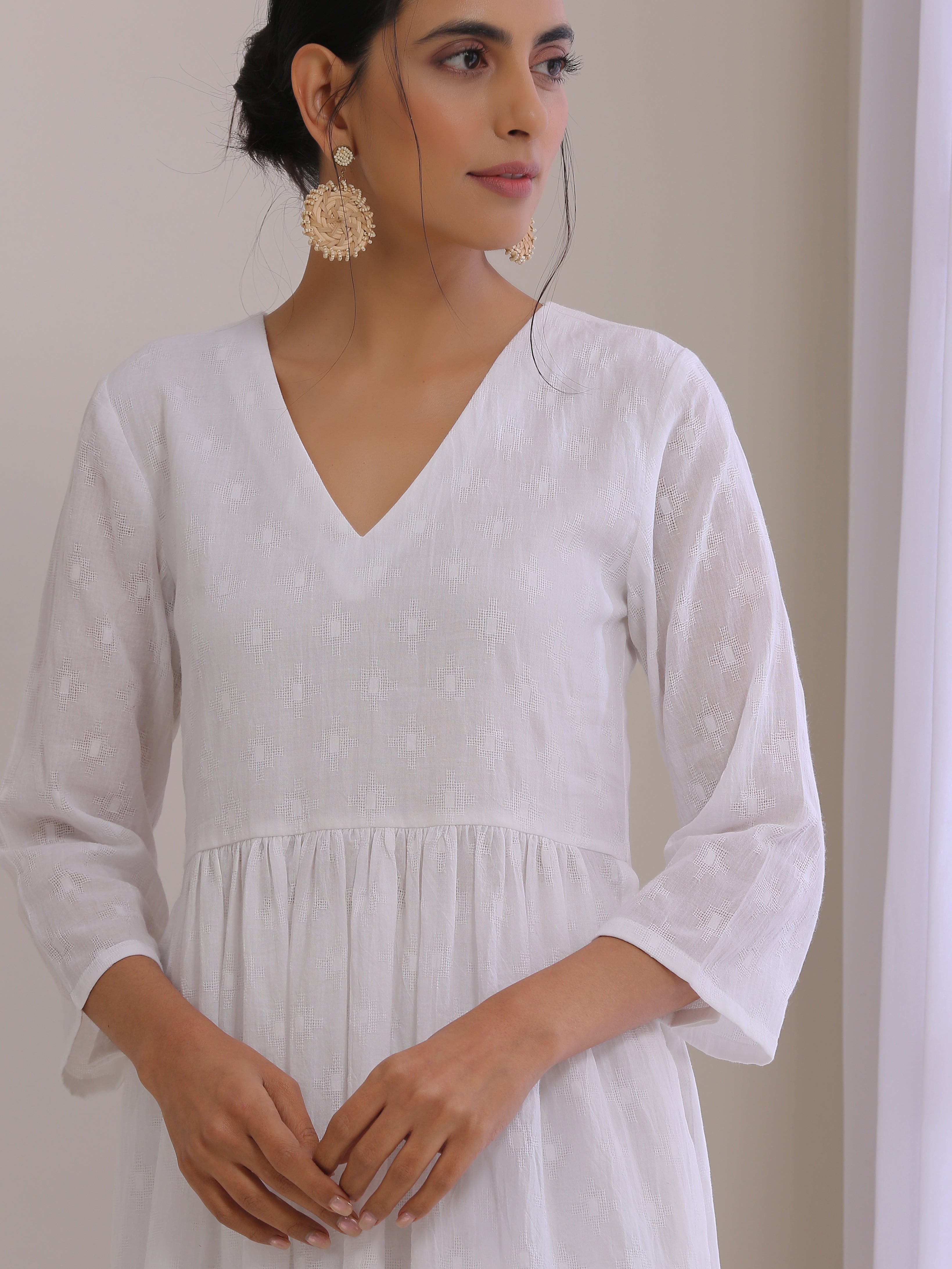 trueBrowns White Dobby High Slit Gathered Kurta Set