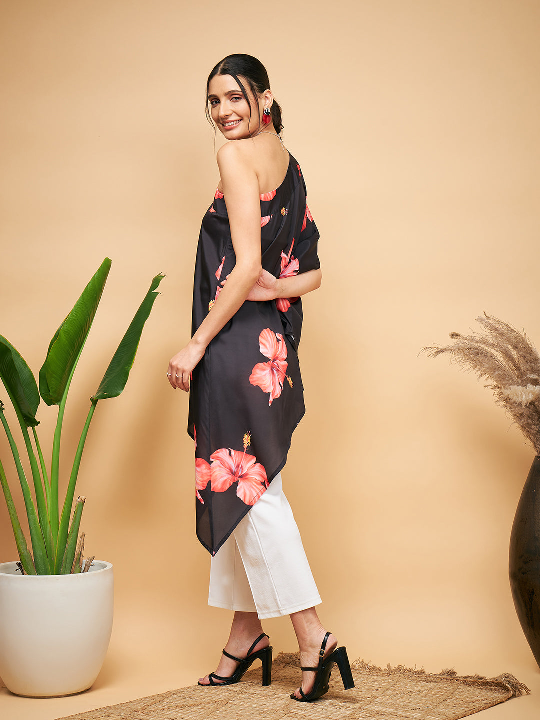 InWeave Women's Black Red Big Flower One Shoulder Kurta