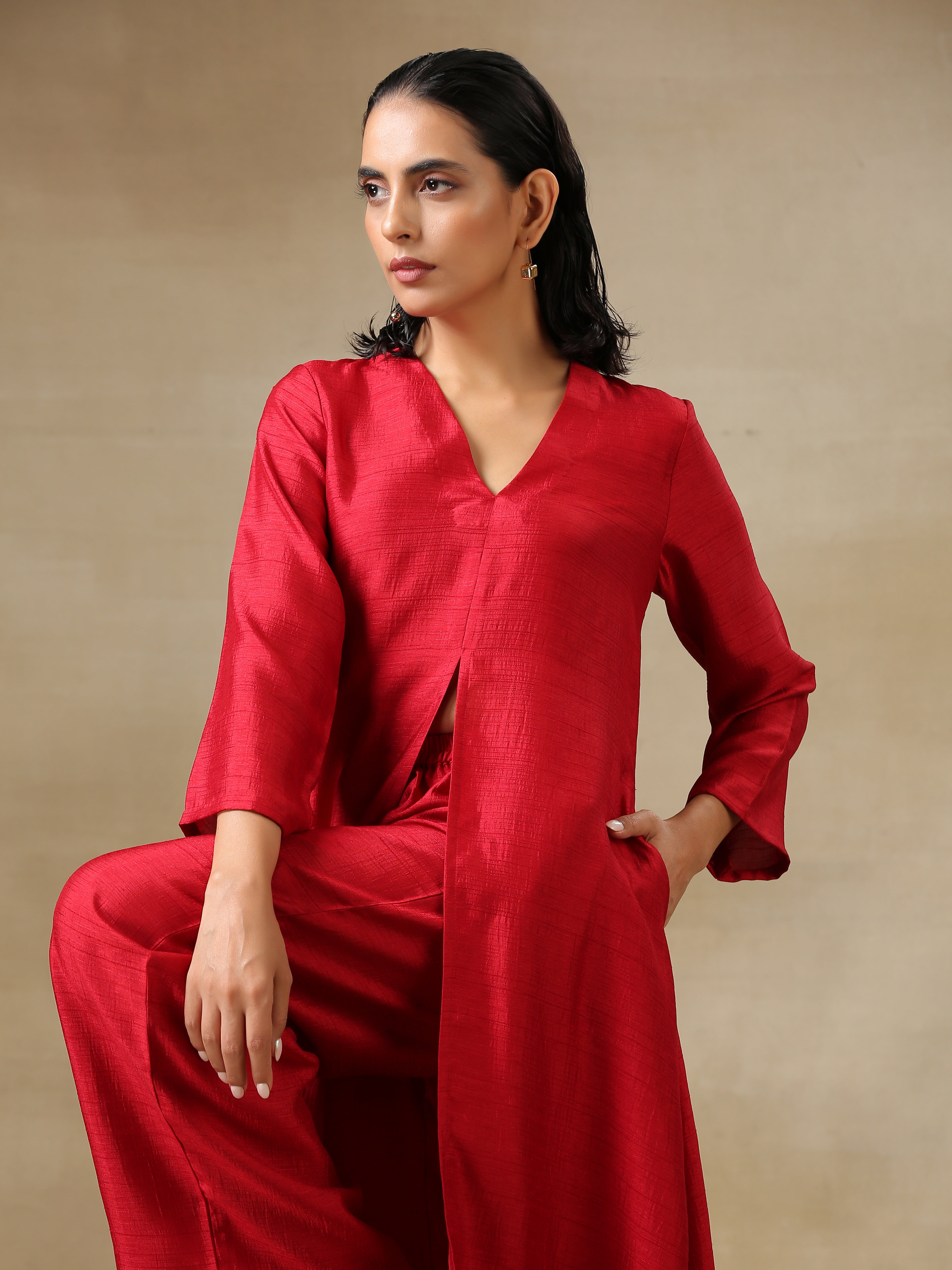 trueBrowns Maroon Textured Silk Front Slit Kurta Pant Set