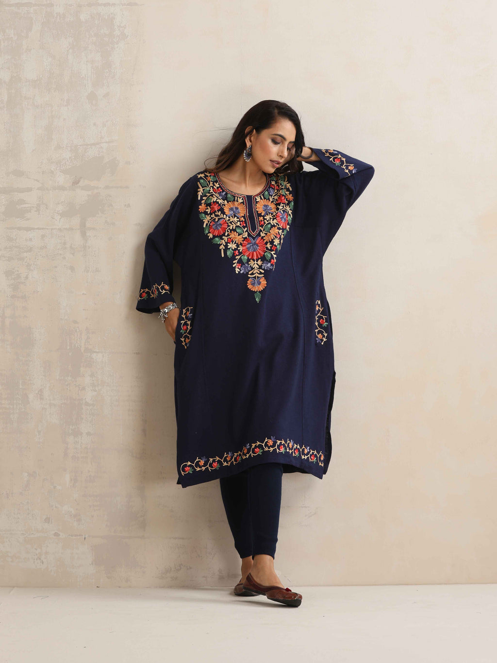 trueBrowns Blue Kashmiri Floral Embroidered Woollen Phiran Kurta