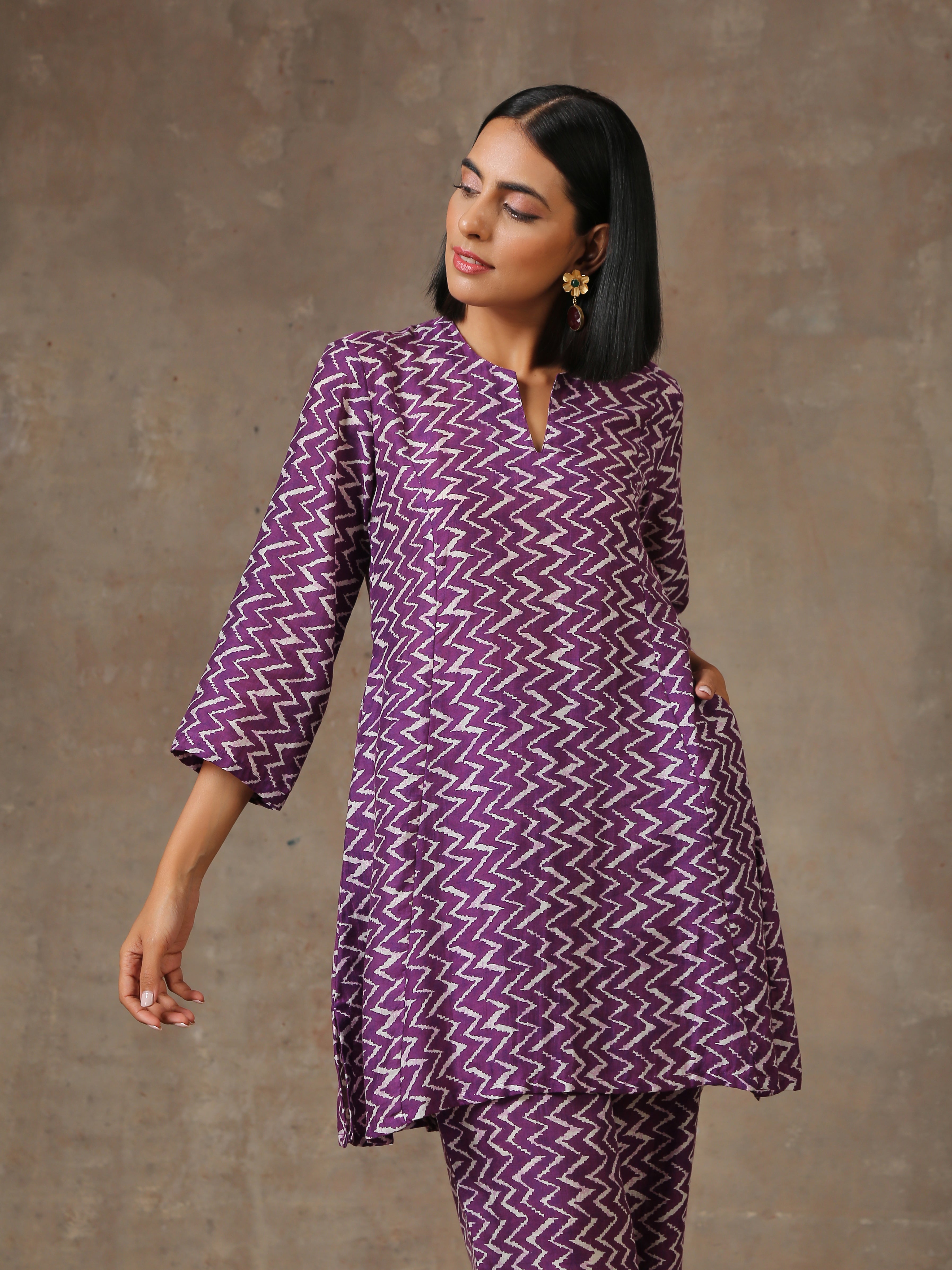 trueBrowns Purple White Lehariya Printed Silk Co-Ord Set