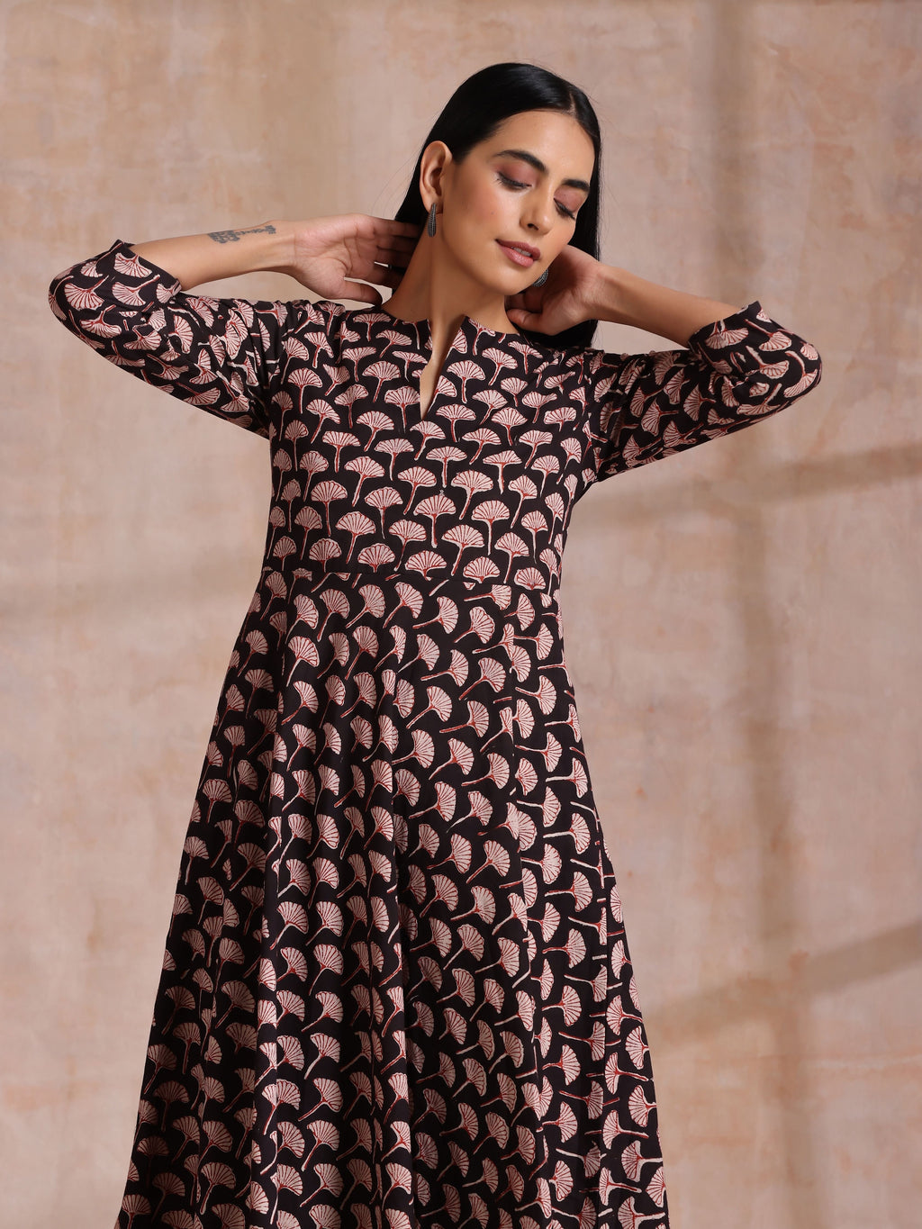 trueBrowns Black Floral Bagru Print Cotton Flared Kurta Pant Set