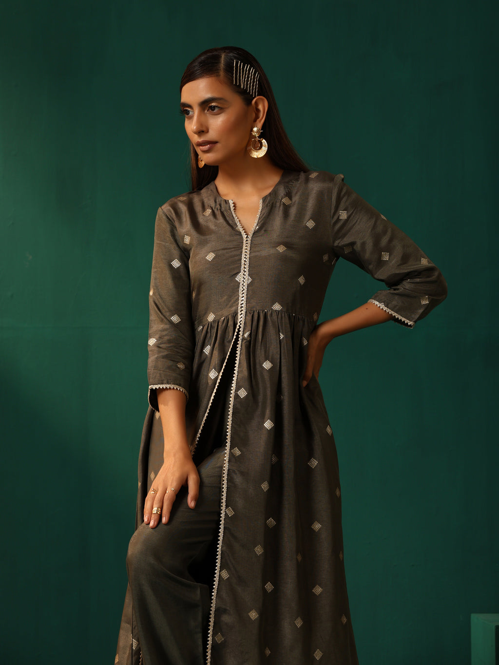 trueBrowns Grey Diamond Viscose Silk Front Slit Kurta Pant Set
