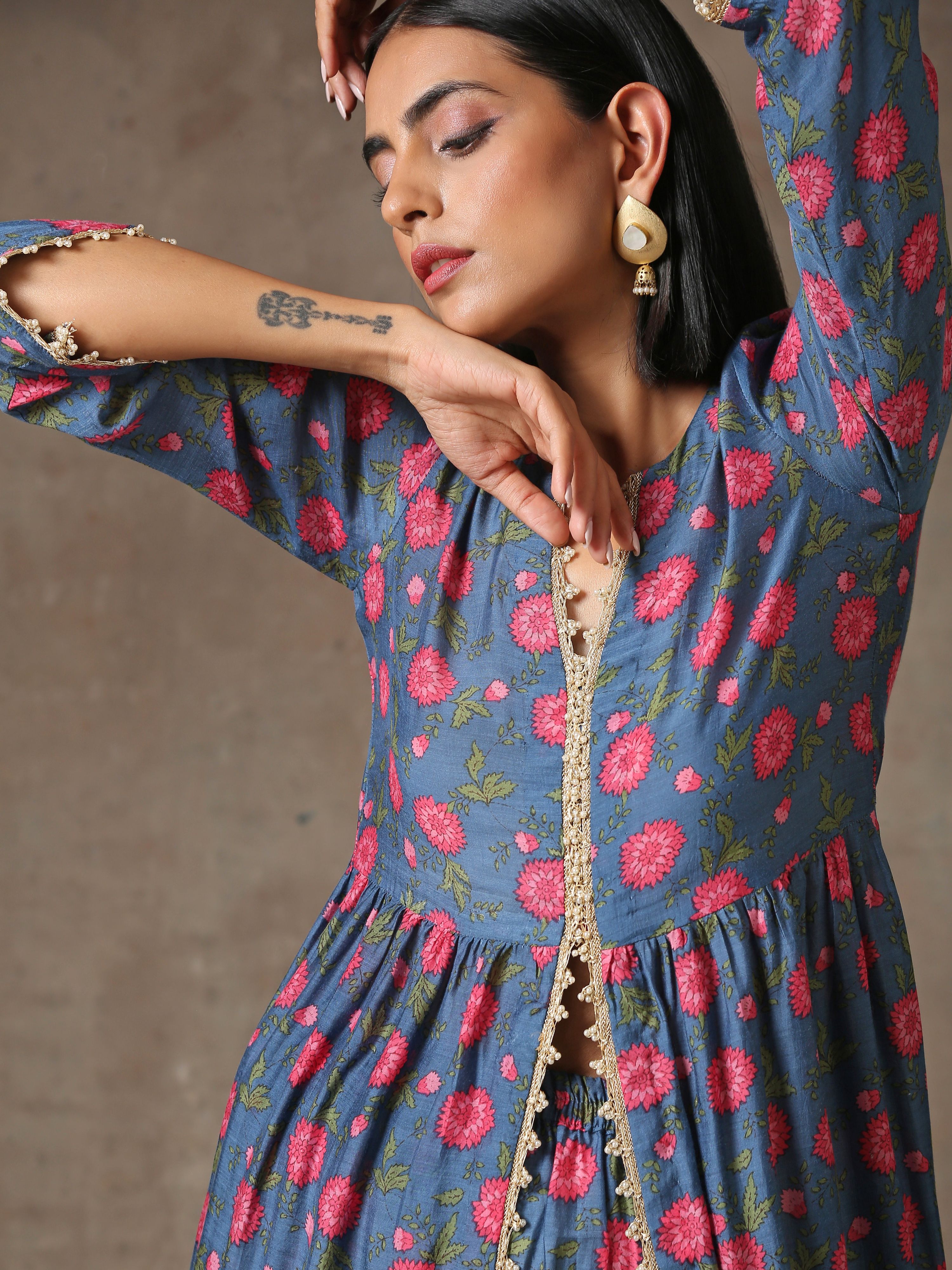 trueBrowns Blue Pink Printed Silk Kurta Pant Set