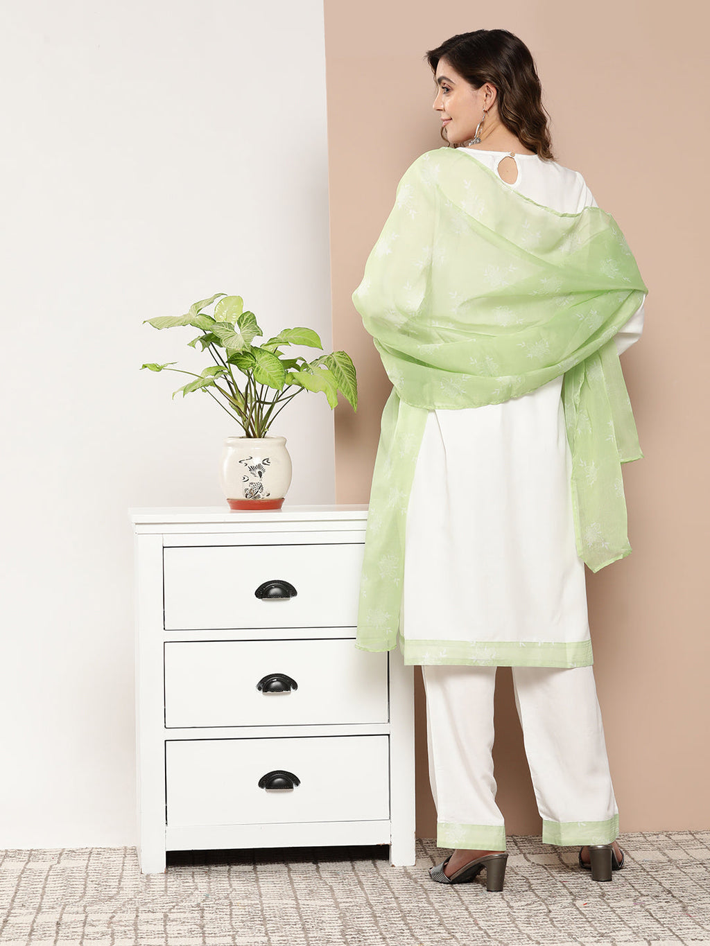 InWeave Women's Cream Straight Kurta Set W Green White Print Organza Dupatta