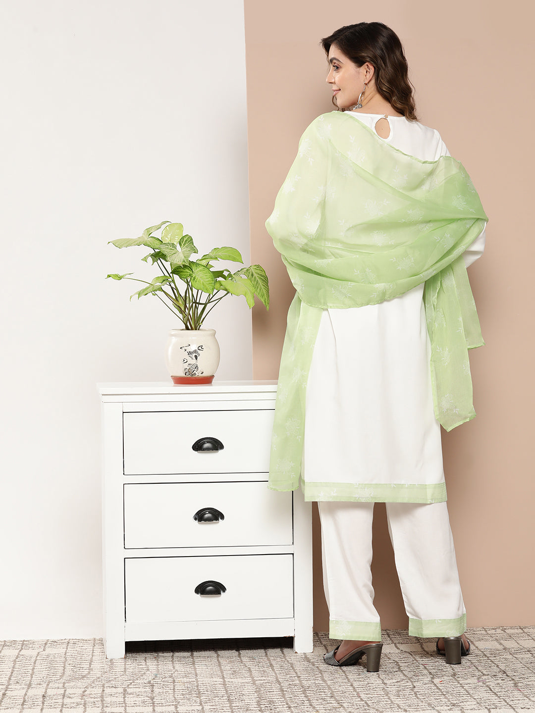 InWeave Women's Cream Straight Kurta Set W Green White Print Organza Dupatta