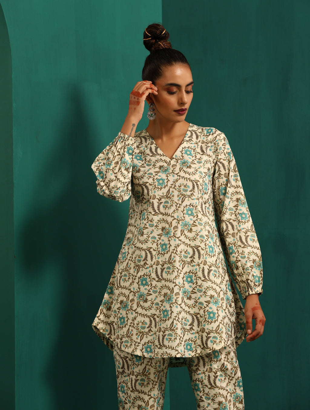 trueBrowns Teal Floral Cotton Printed Short Co-ord Set