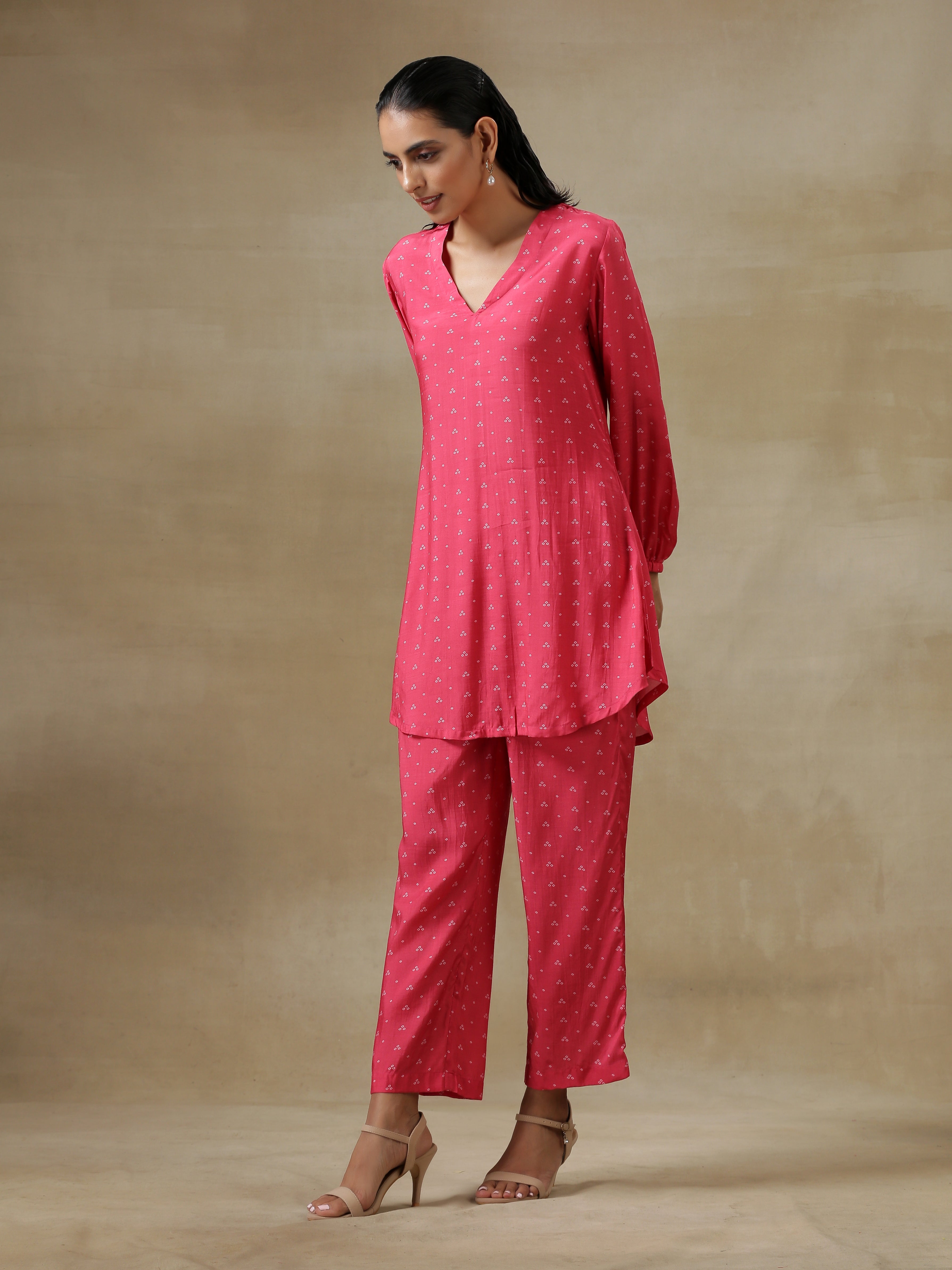 trueBrowns Pink Bandhani Printed Silk Gathered Sleeve Co-Ord Set