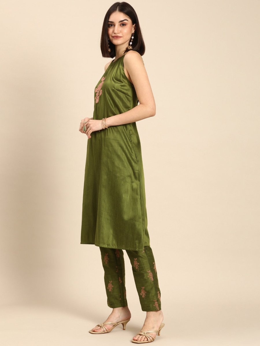 All About You Women Green Floral Print Embroidered Regular Kurta with Trousers