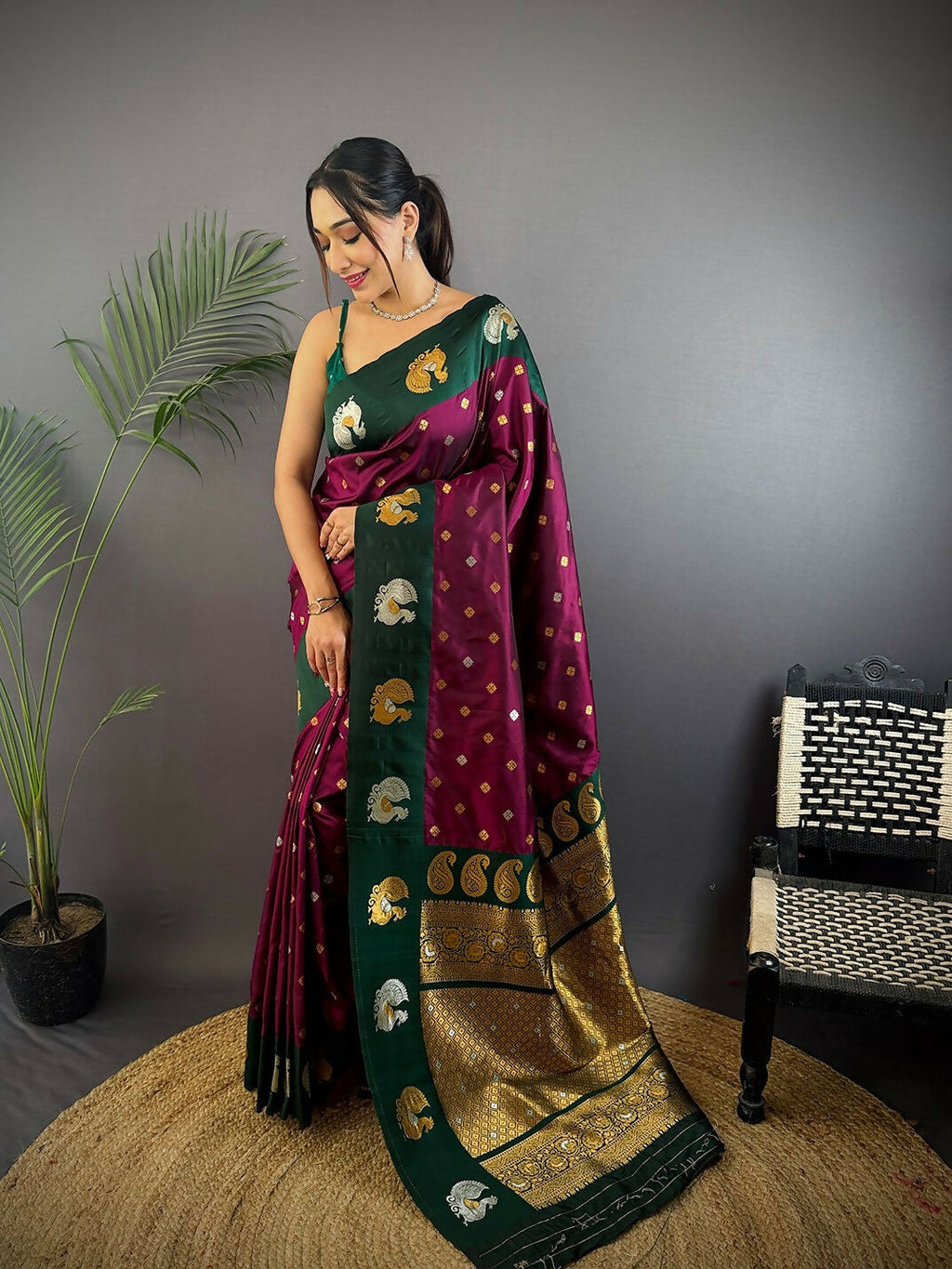Joban Fashion Dark Green Butti Banarasi Silk Sarees