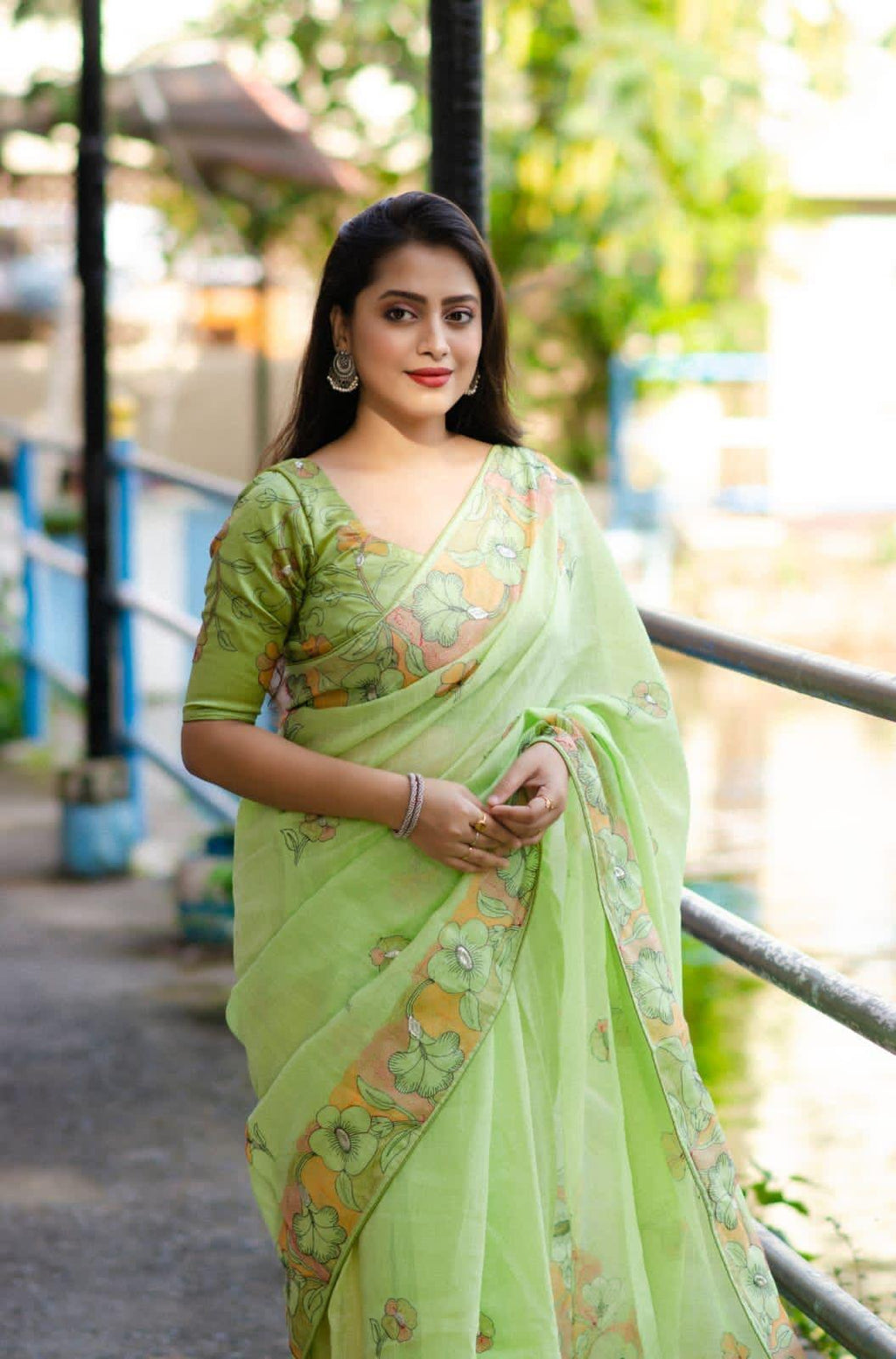 Green Pure Linen Ethnic Motifs Saree with Unstitched Blouse - Hiral Fashion