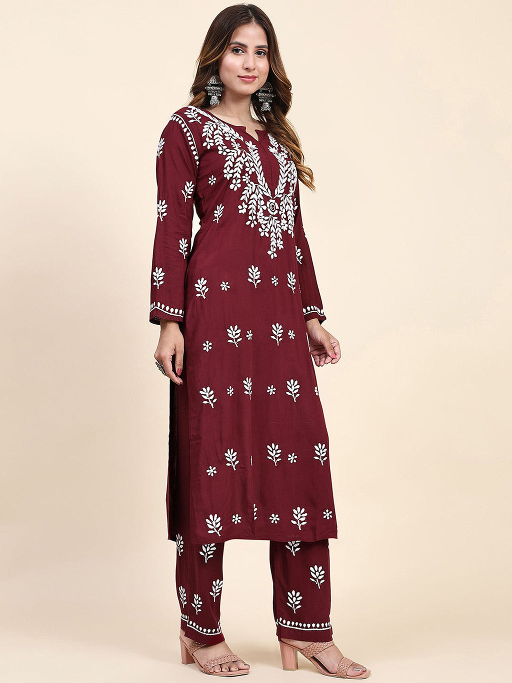 HOUSE OF KARI Floral Embroidered Chikankari Pure Cotton Straight Kurta With Trousers