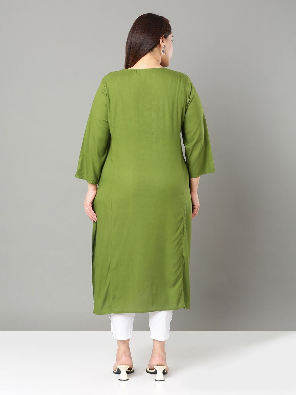 Sztori Plus Size Floral Yoke Design Thread Work Straight Kurta