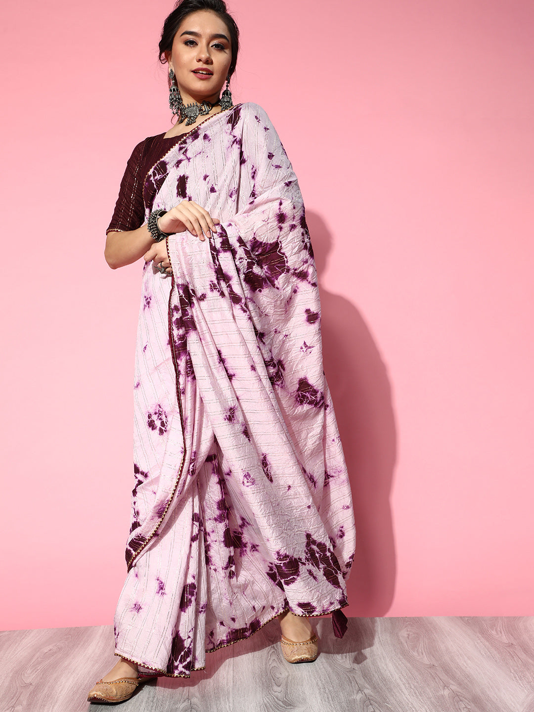 Saree Mall Purple & White Tie and Dye Silk Blend Saree with Unstitched Blouse Piece
