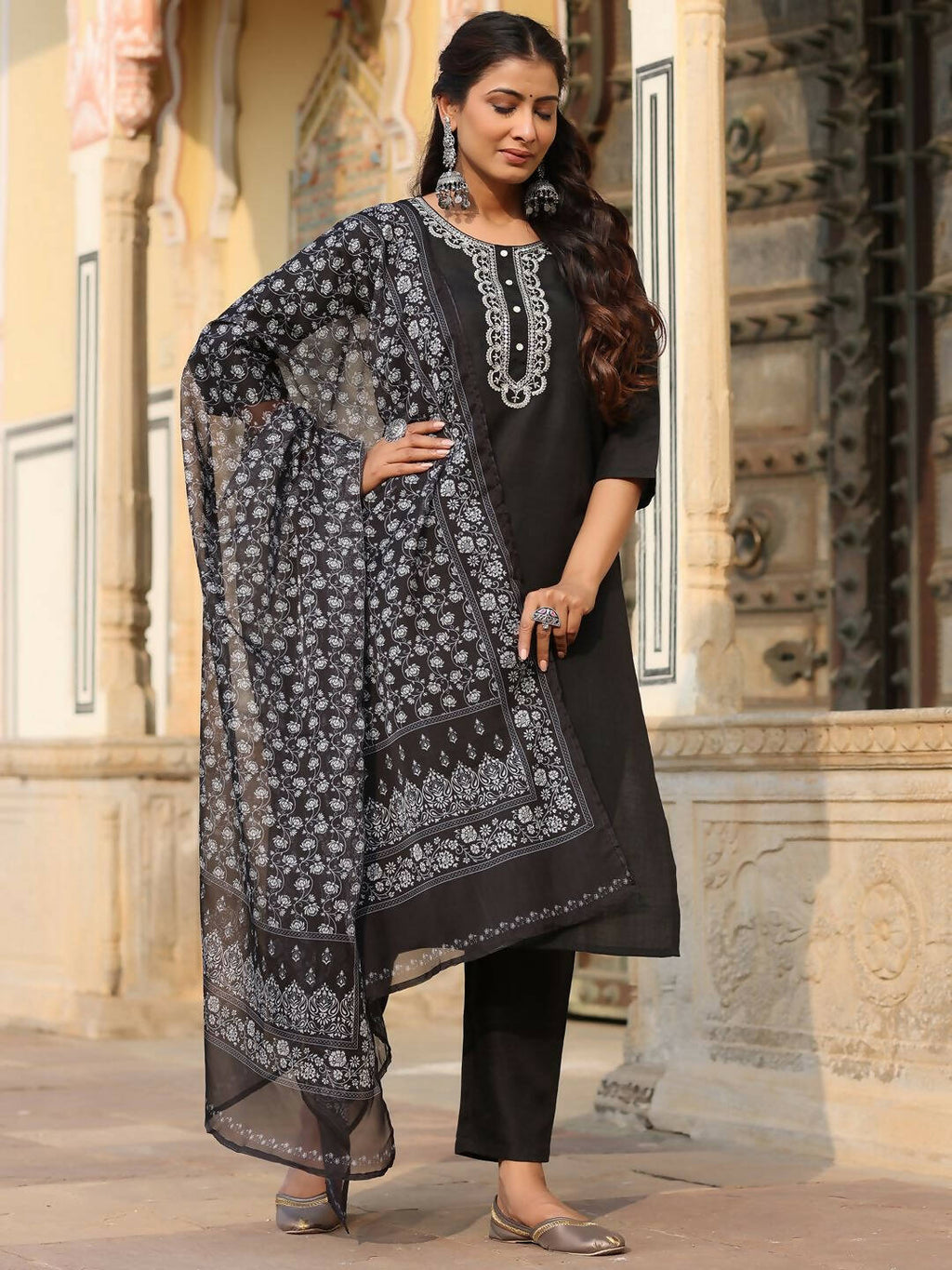 Juniper Women's Black Silk Solid Embroidered Kurta Set