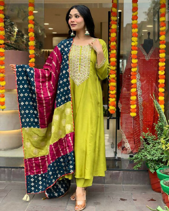 The52 Lemons Women's Gorgeous Embroidered Viscose Chanderi Fabric Straight Kurta Pant with Dupatta Set