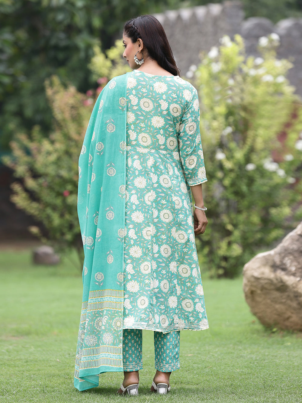Juniper Women's Seagreen Cotton Cambric Festive Printed Kurta Set