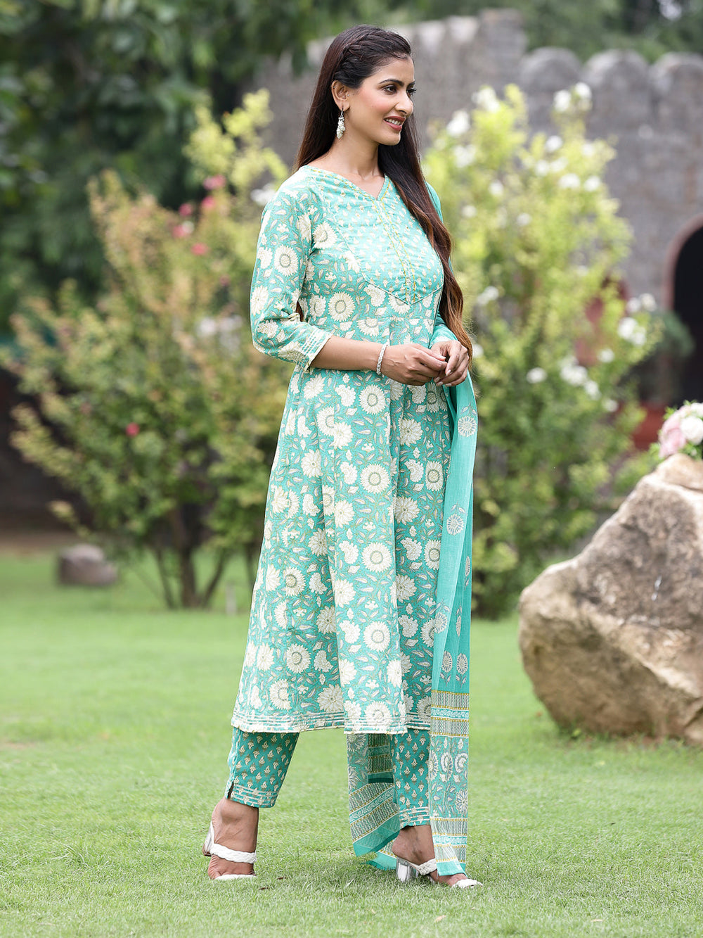 Juniper Women's Seagreen Cotton Cambric Festive Printed Kurta Set