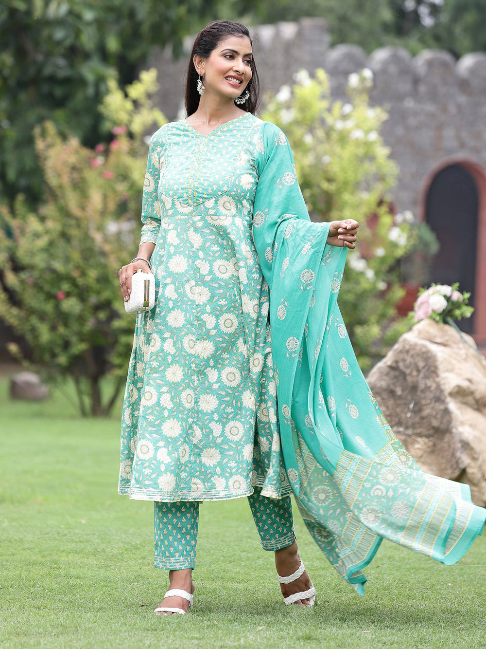 Juniper Women's Seagreen Cotton Cambric Festive Printed Kurta Set