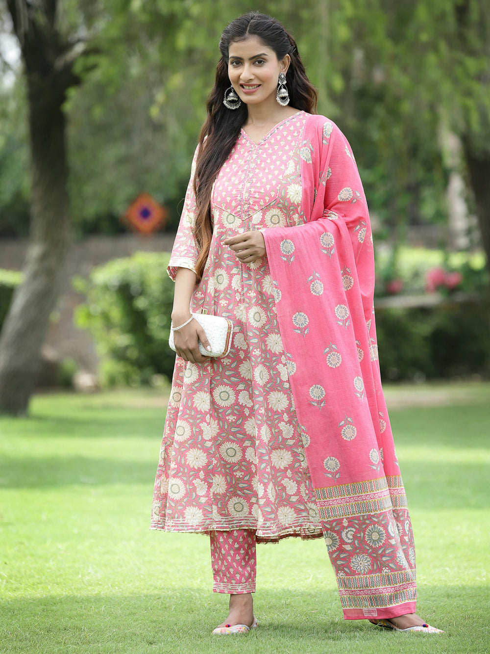 Juniper Women's PInk Cotton Cambric Festive Printed Kurta Set