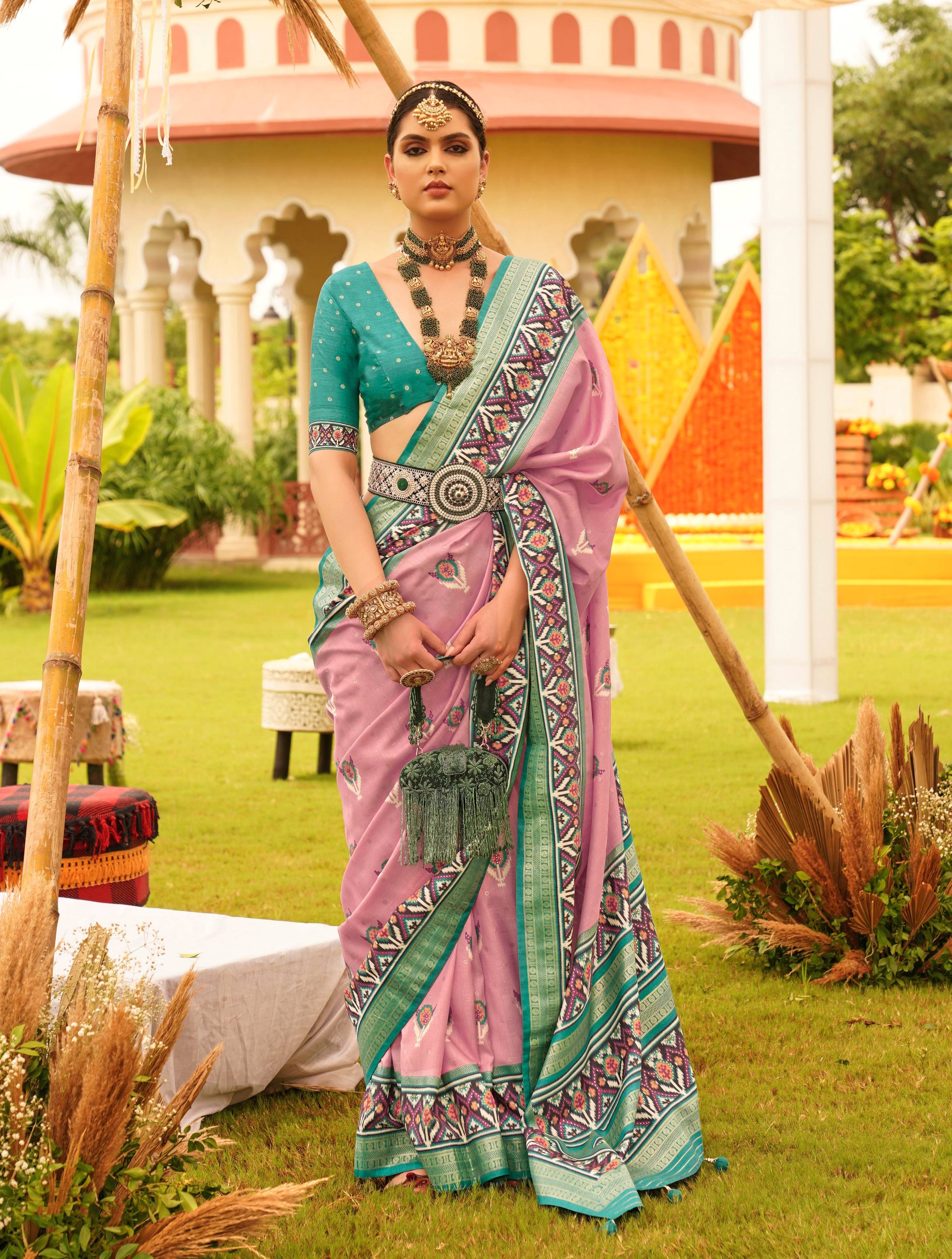 Monjolika Fashion Salmon Colour Sigma Silk Patola Printed Saree With Blouse