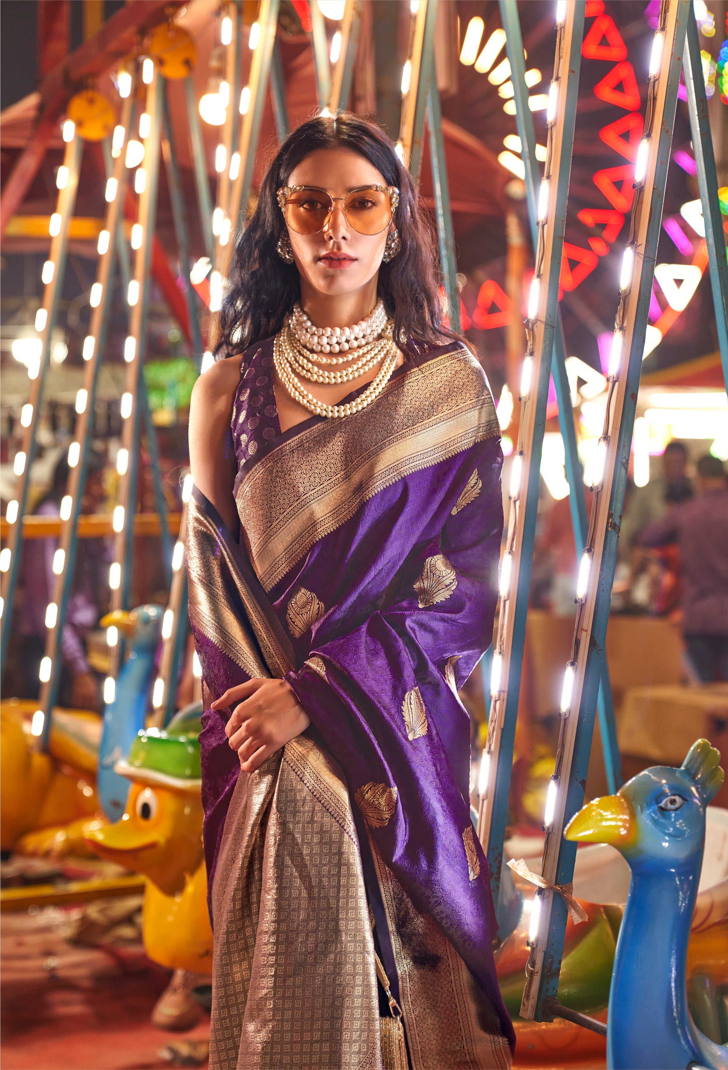 Monjolika Fashion Dark Violet Colour Handloom Silk Blend Zari Woven Saree With Blouse