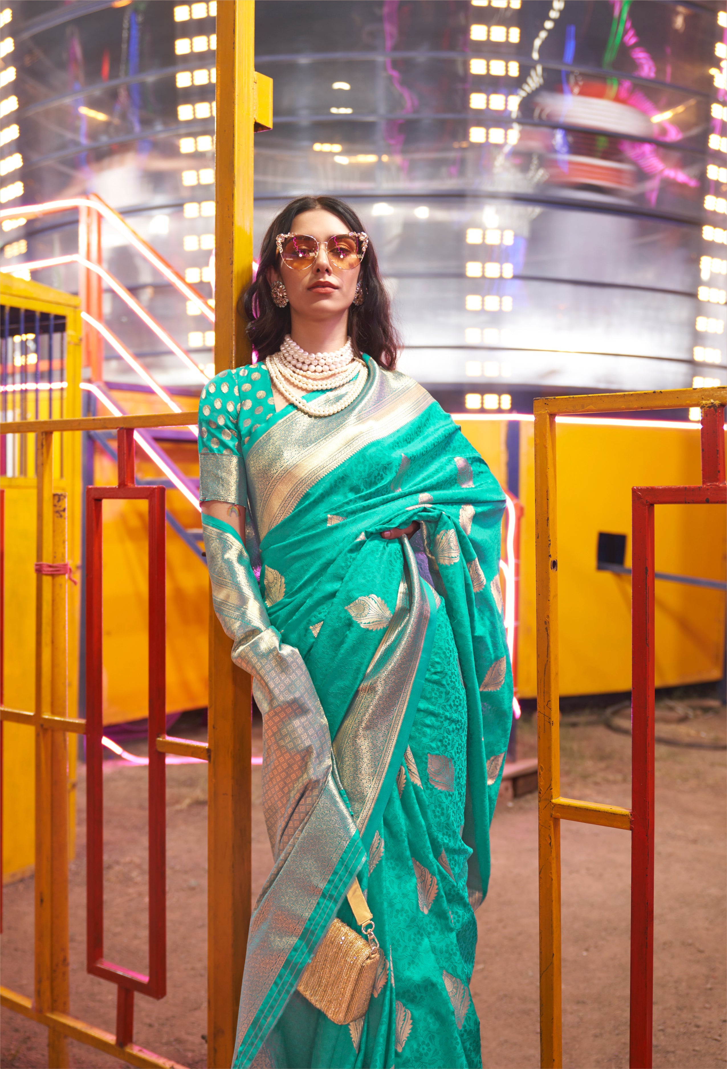 Monjolika Fashion Teal Colour Handloom Silk Blend Zari Woven Saree With Blouse