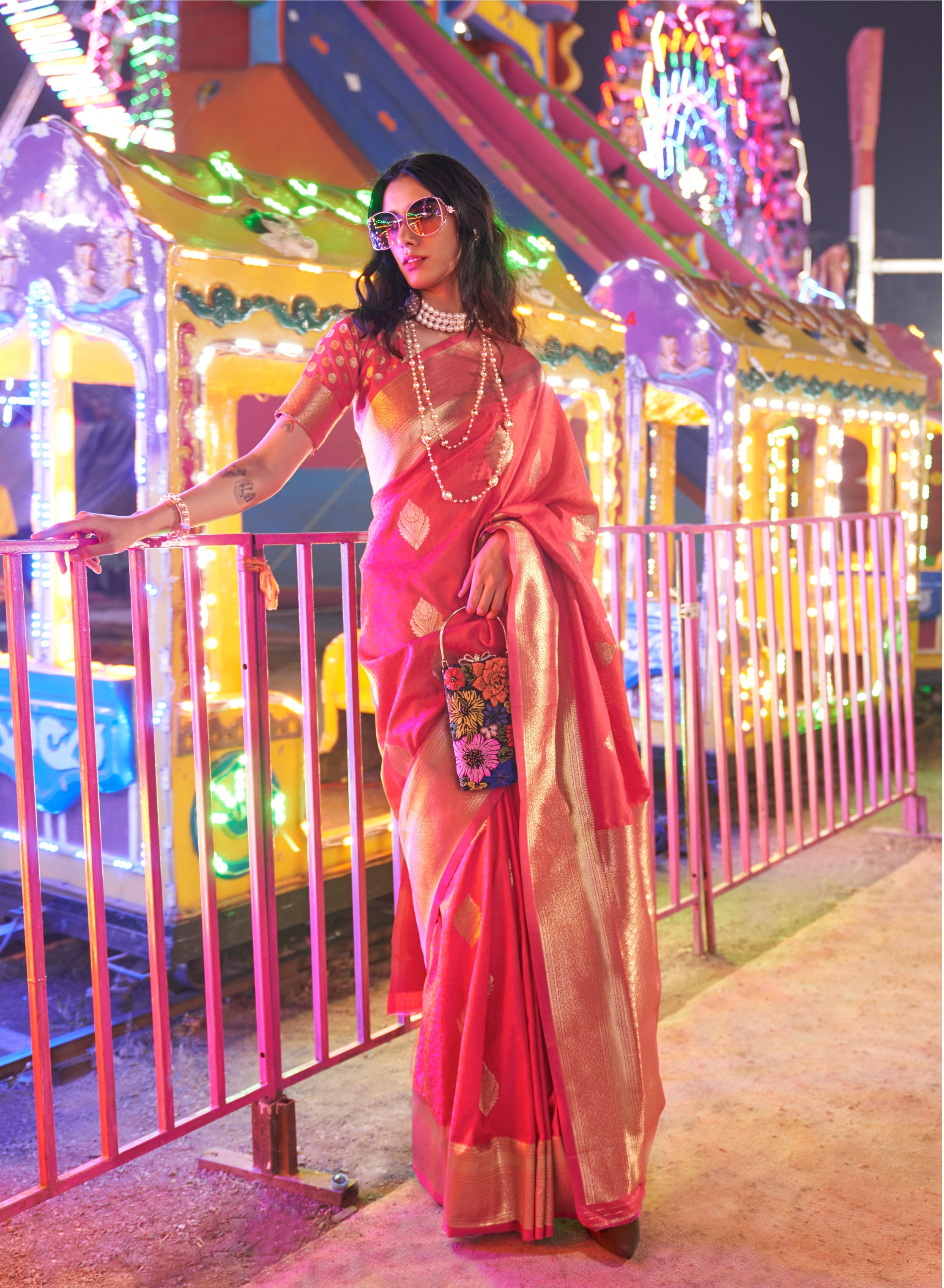 Monjolika Fashion Pink Colour Handloom Silk Blend Zari Woven Saree With Blouse