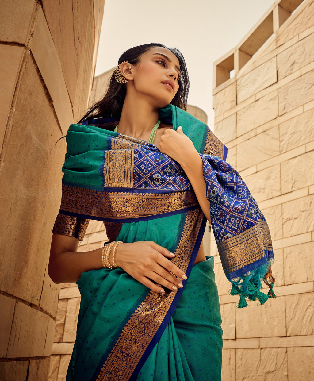 Monjolika Fashion Teal Blue Color Handloom Silk Patola Printed Saree With Blouse