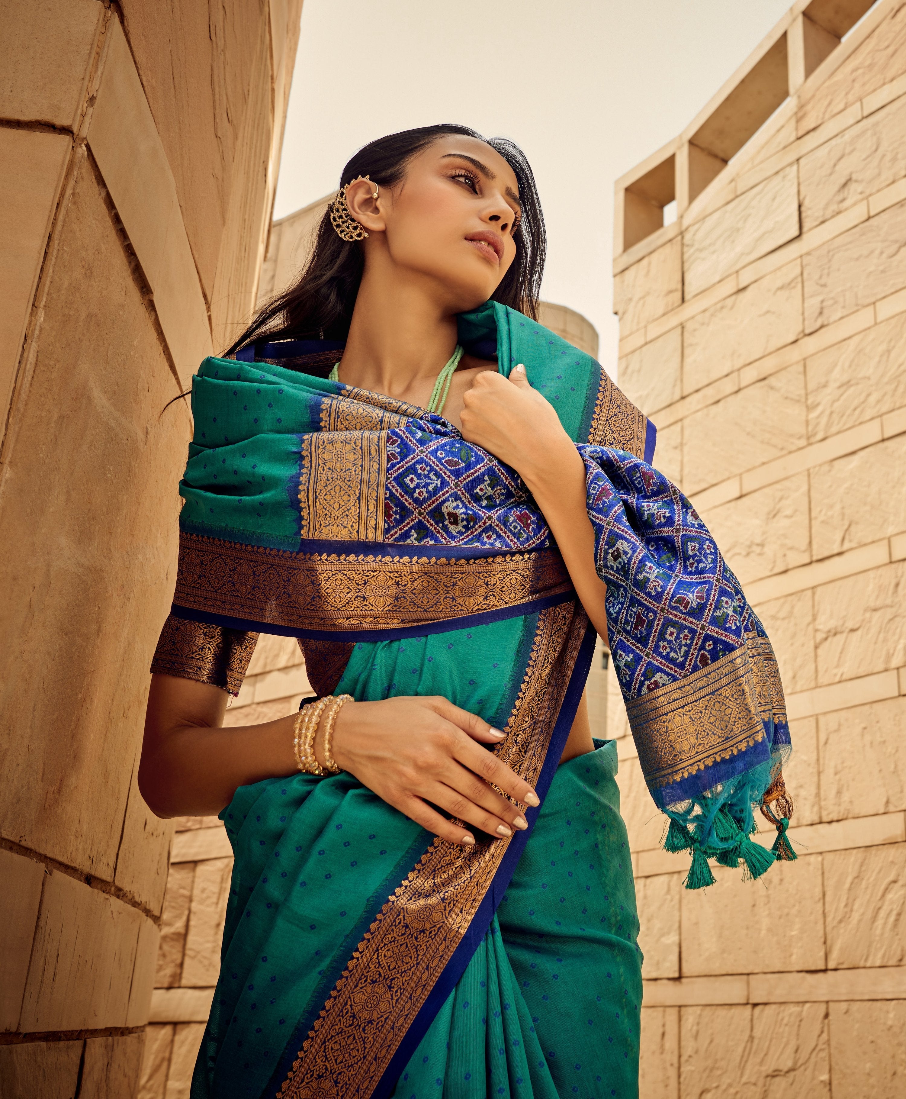Monjolika Fashion Teal Blue Color Handloom Silk Patola Printed Saree With Blouse