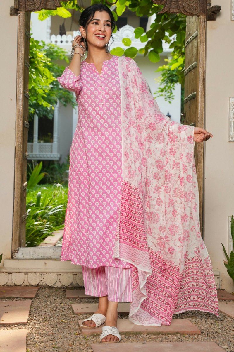 Aramya Straight Soft Cotton Floral Print Women's Kurta - Pink