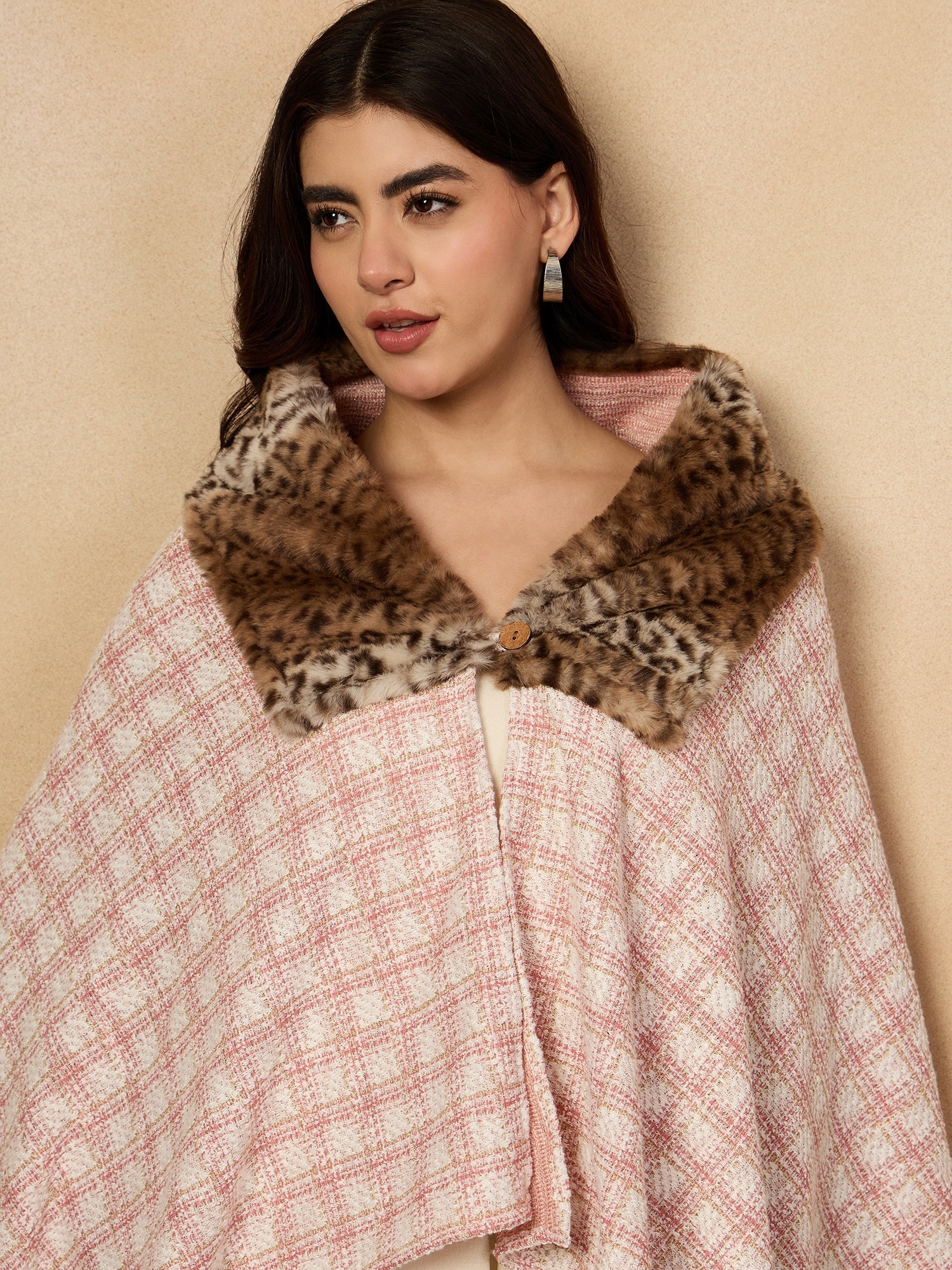 InWeave Peach White Big Check Acrylic Fur Poncho
