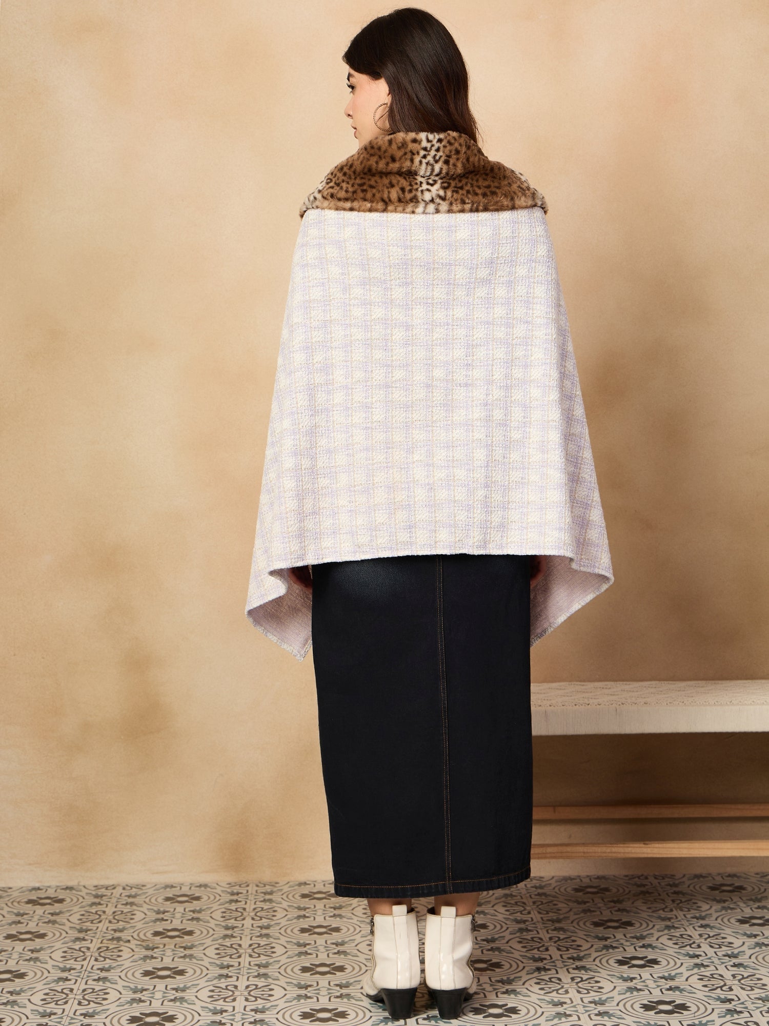InWeave Mauve White Big Check Acrylic Fur Poncho