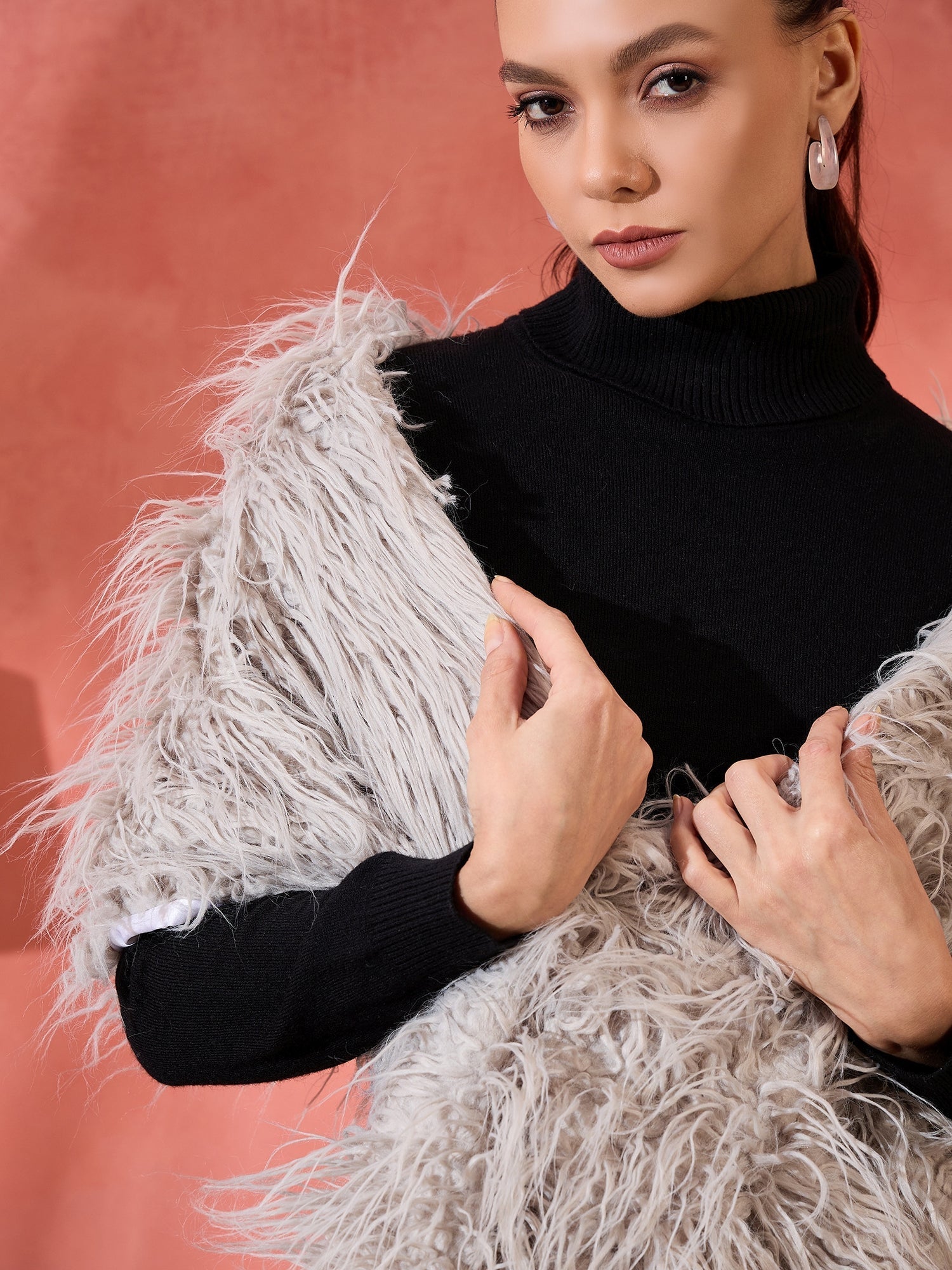 InWeave Light Grey Thread Fur Cape