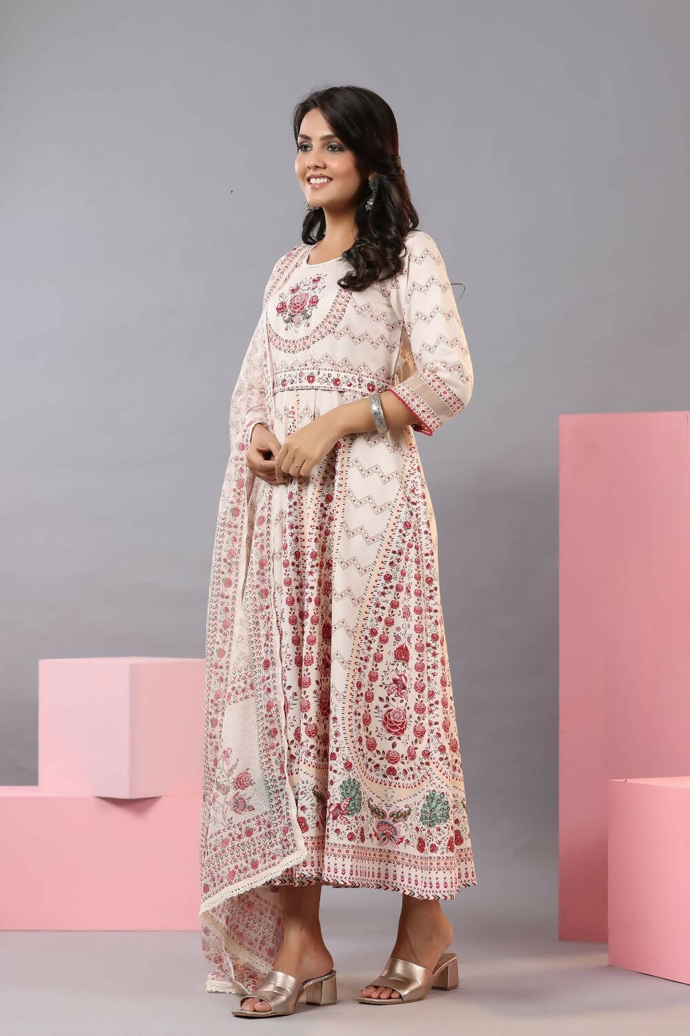 Juniper Women Ecru Rayon Floral Printed Kurta and Dupatta Set