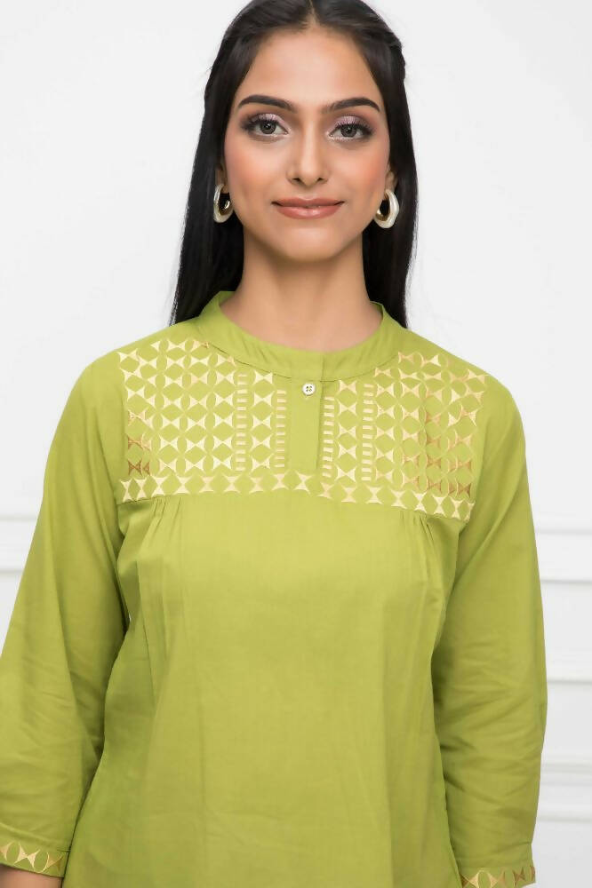 Myshka Women Green Solid Mandarin Collar Regular Sleeves Pure Cotton Top