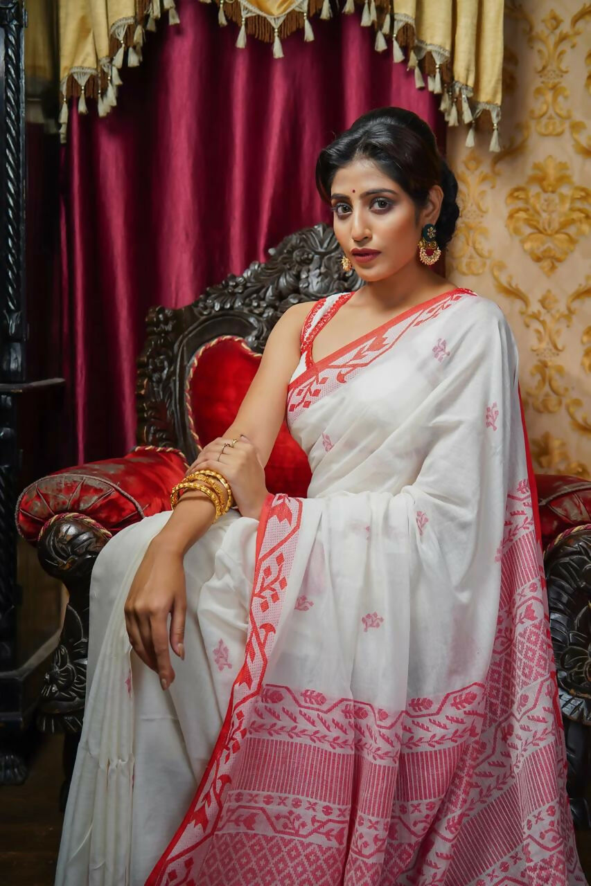 Exclusive Collection Beautiful Musrise White Pure Cotton Hand Weaving Handloom Saree With Running Blouse Piece