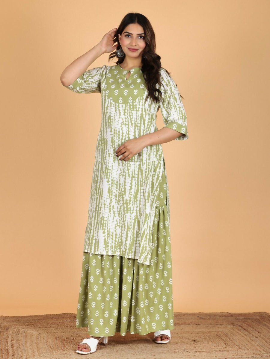 Aramya Straight Rayon Tie-Dye Print Women's Kurta - Green