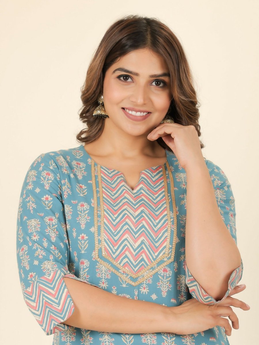 Aramya Straight Soft Cotton Floral Print Women's Kurta Set - Green