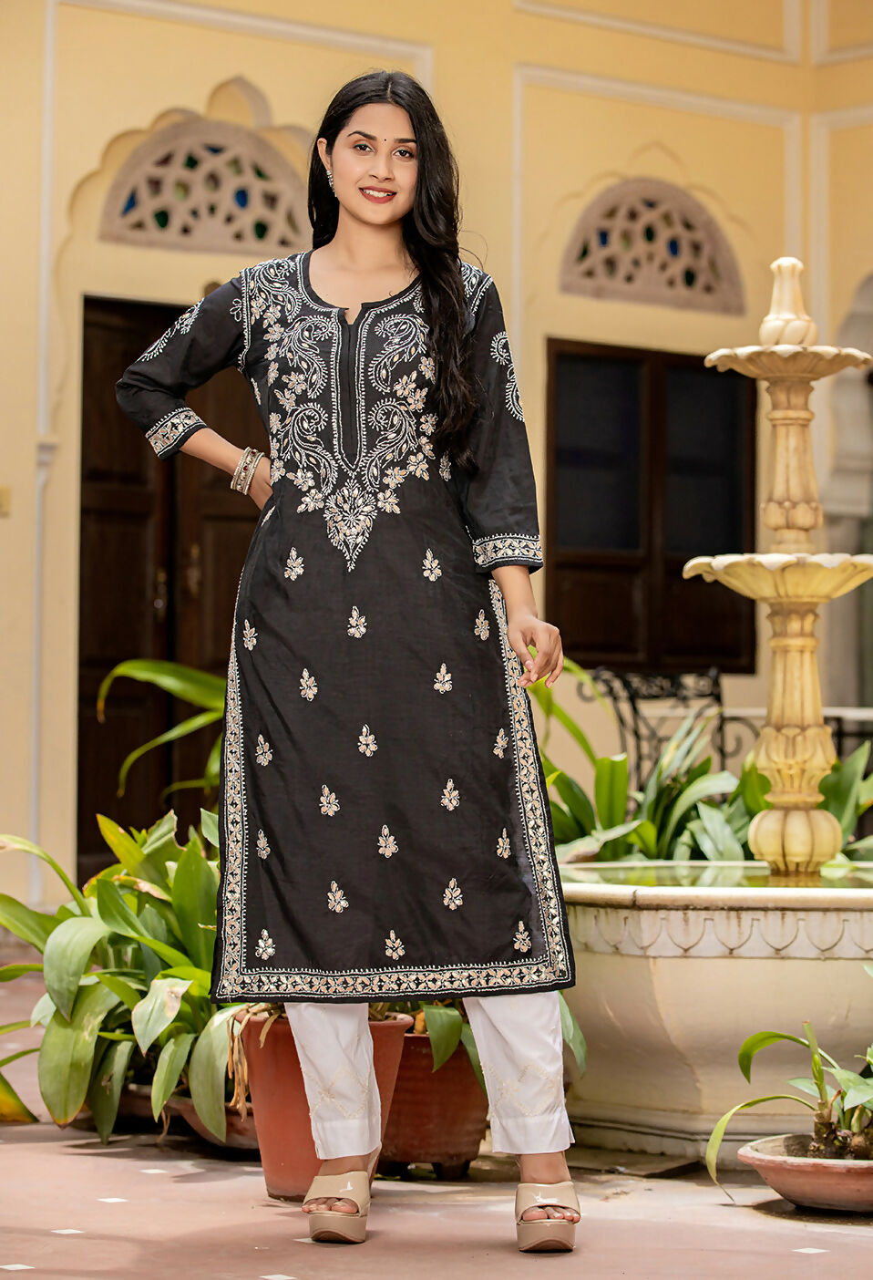 Kaajh Women's Black Chikhankari Embroidered Kurta Pant Set
