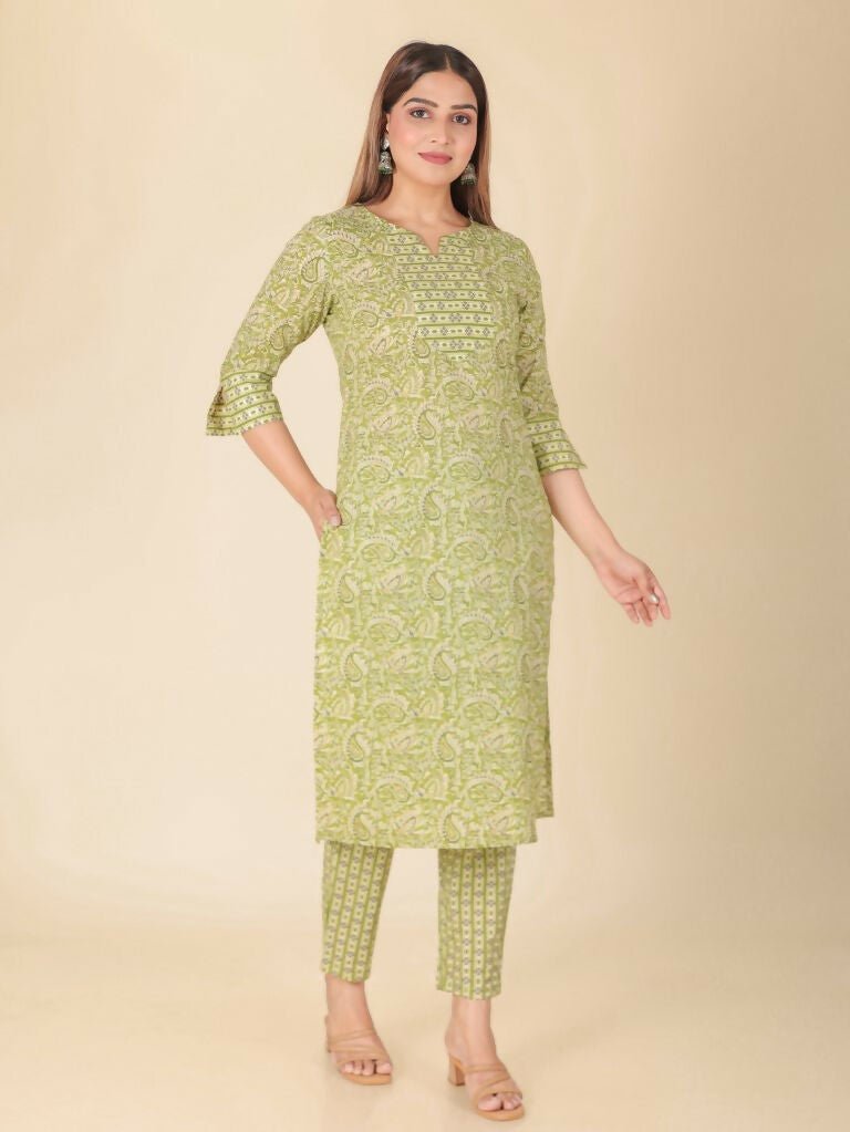 Aramya Straight Soft Cotton Floral Print Women's Kurta Set - Green