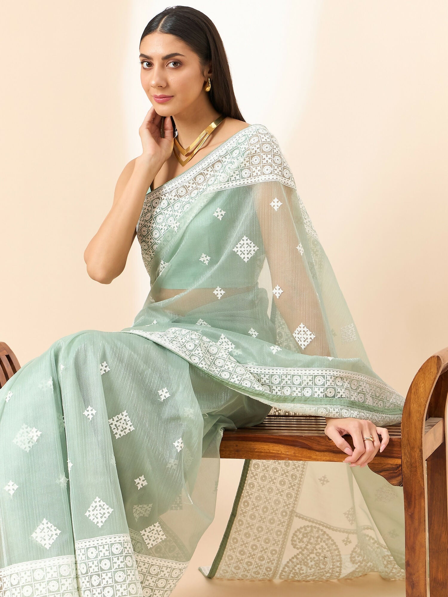 Green Organza Geometric Embroidered Saree with Unstitched Blouse Piece - Roozal