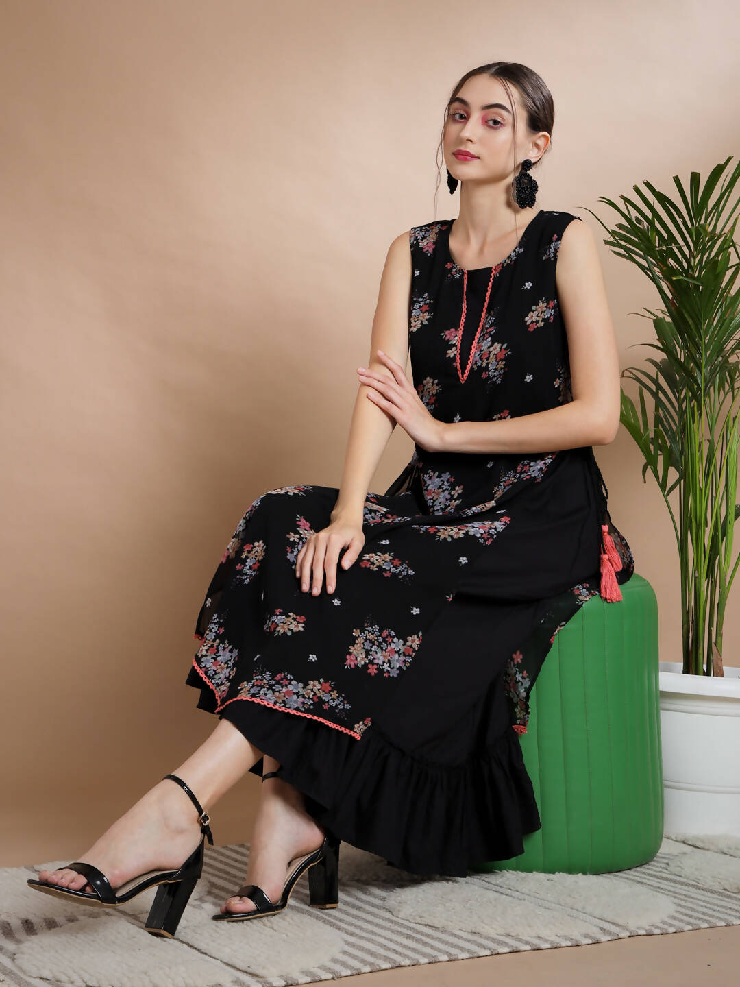Myshka Women's Black Floral Printed Gown Dress