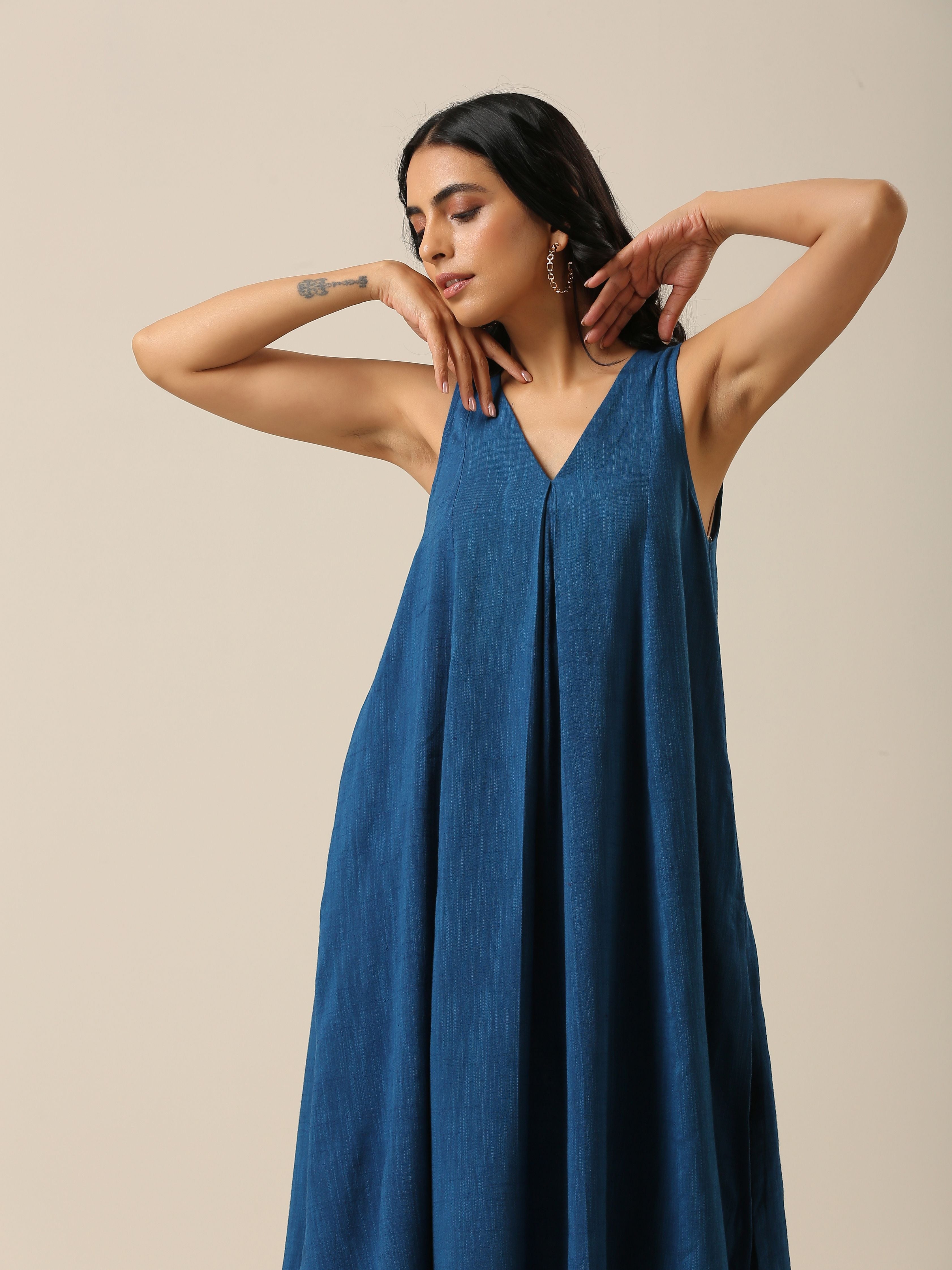 trueBrowns Classic Blue Slub Texture Sleeveless Flared Kurta Pant Set