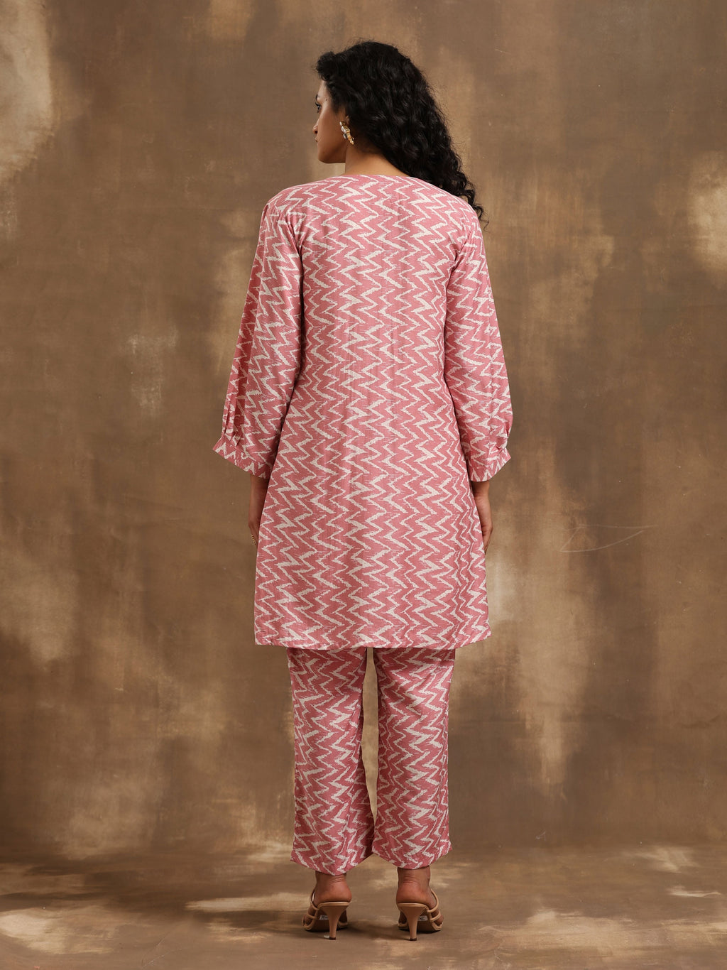 trueBrowns Light Mauve Zig-Zag Printed Silk Co-Ord Set
